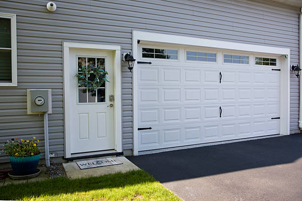 24/7 Emergency Garage Door Panel Replacement experts in Lemoyne, PA